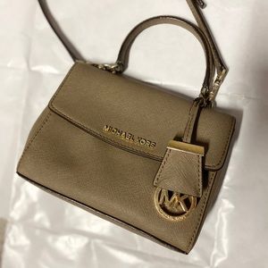 Michael Kors Crossbody Bag